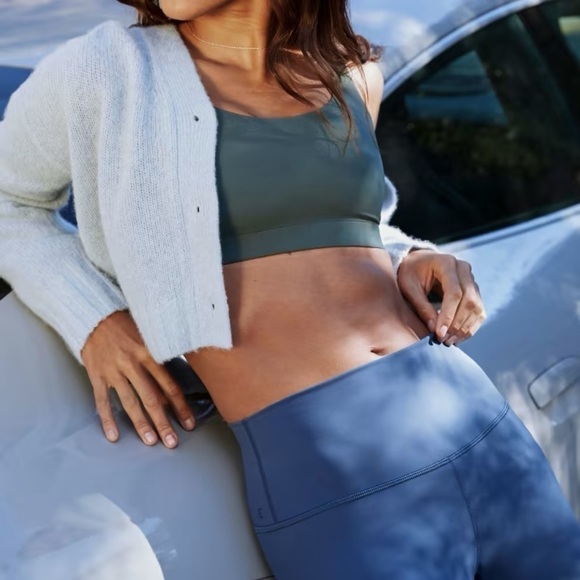 EVERLANE The Perform Legging Medium NWT - Picture 5 of 7